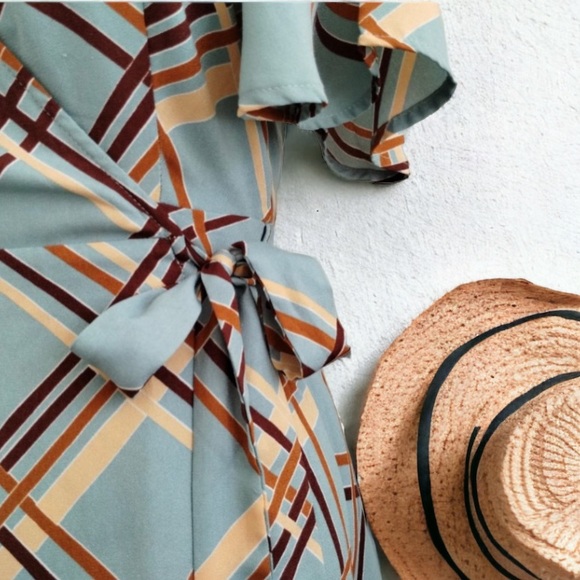 Forever 21 Plaid Wrap Dress Size Small - Picture 11 of 11